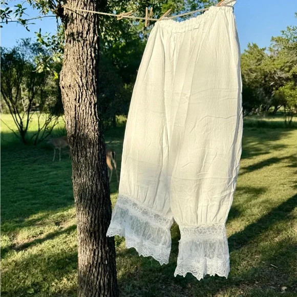 Lacy Ivory Pantaloons